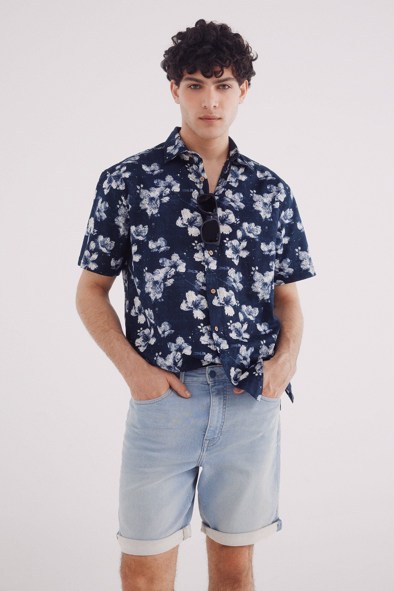 Slim fit light knit denim Bermuda shorts