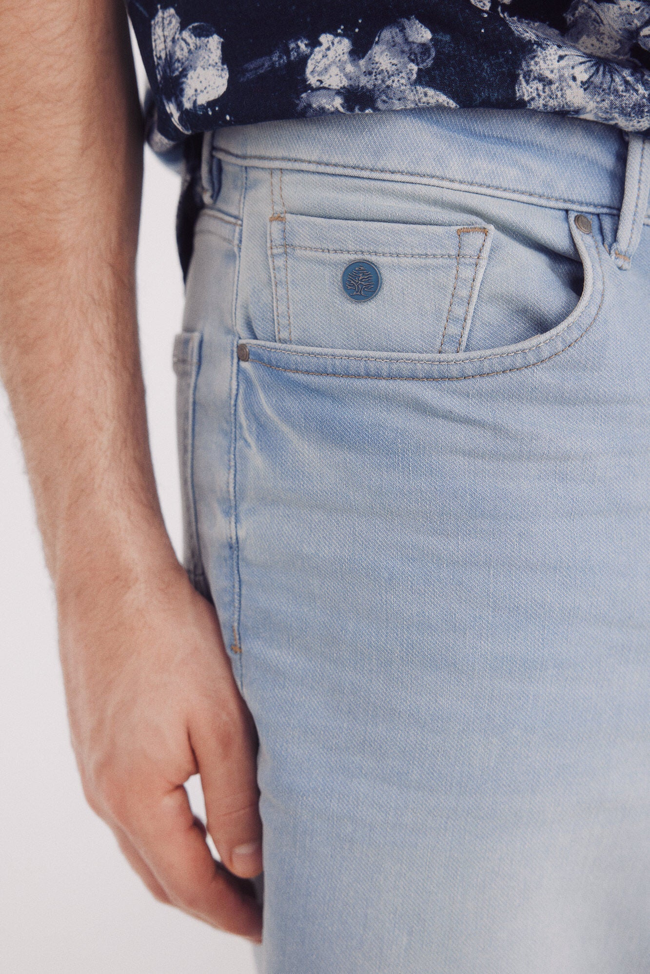 Slim fit light knit denim Bermuda shorts