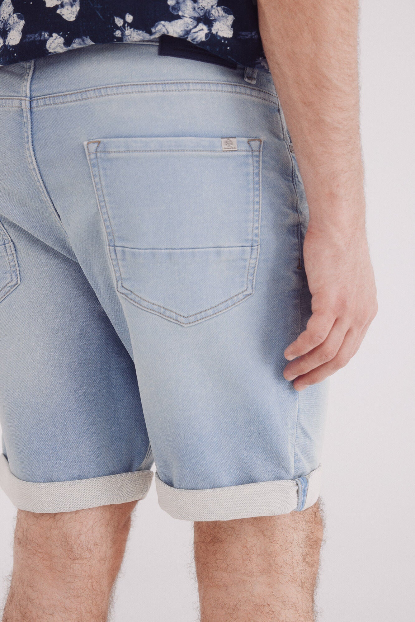 Slim fit light knit denim Bermuda shorts