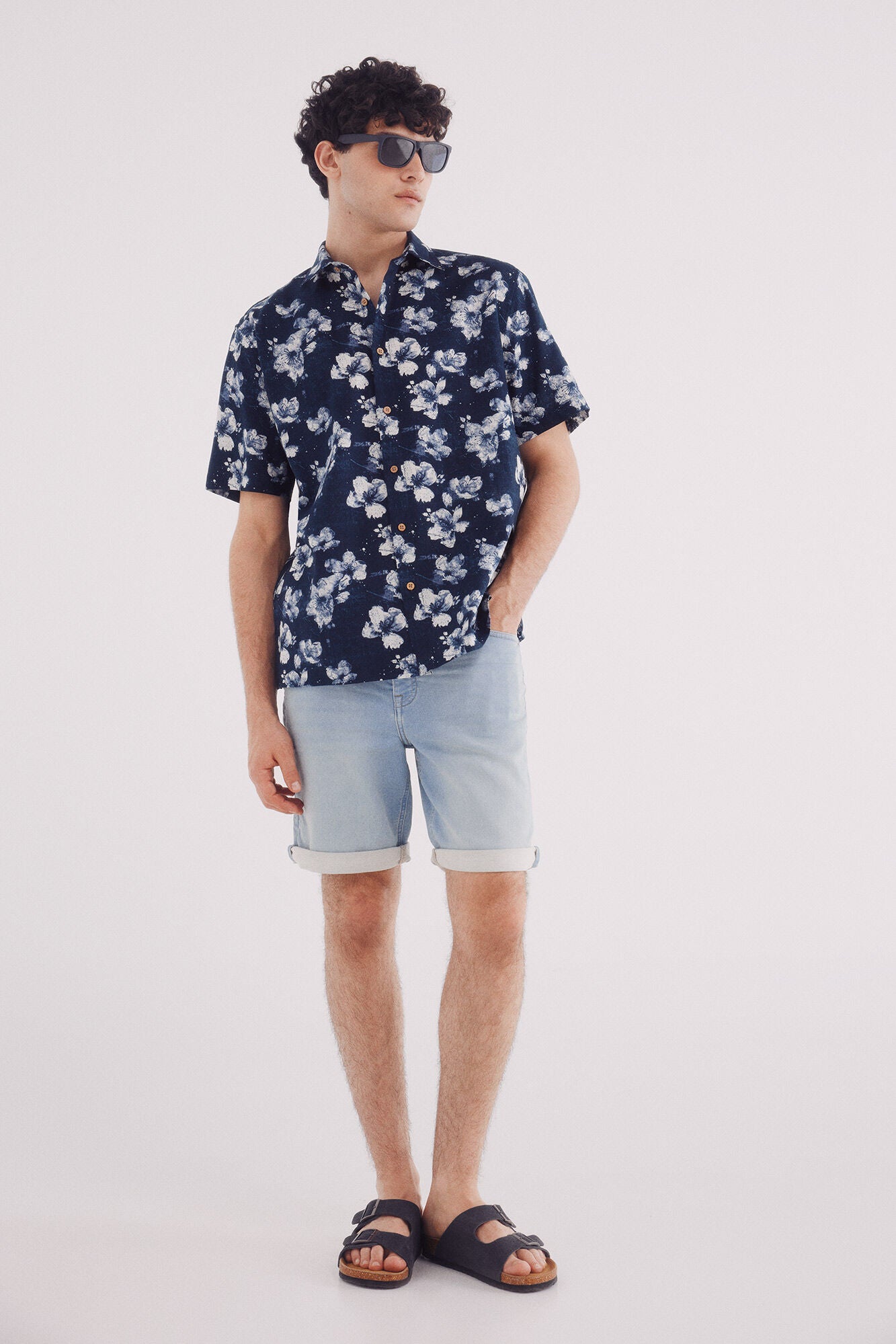 Slim fit light knit denim Bermuda shorts