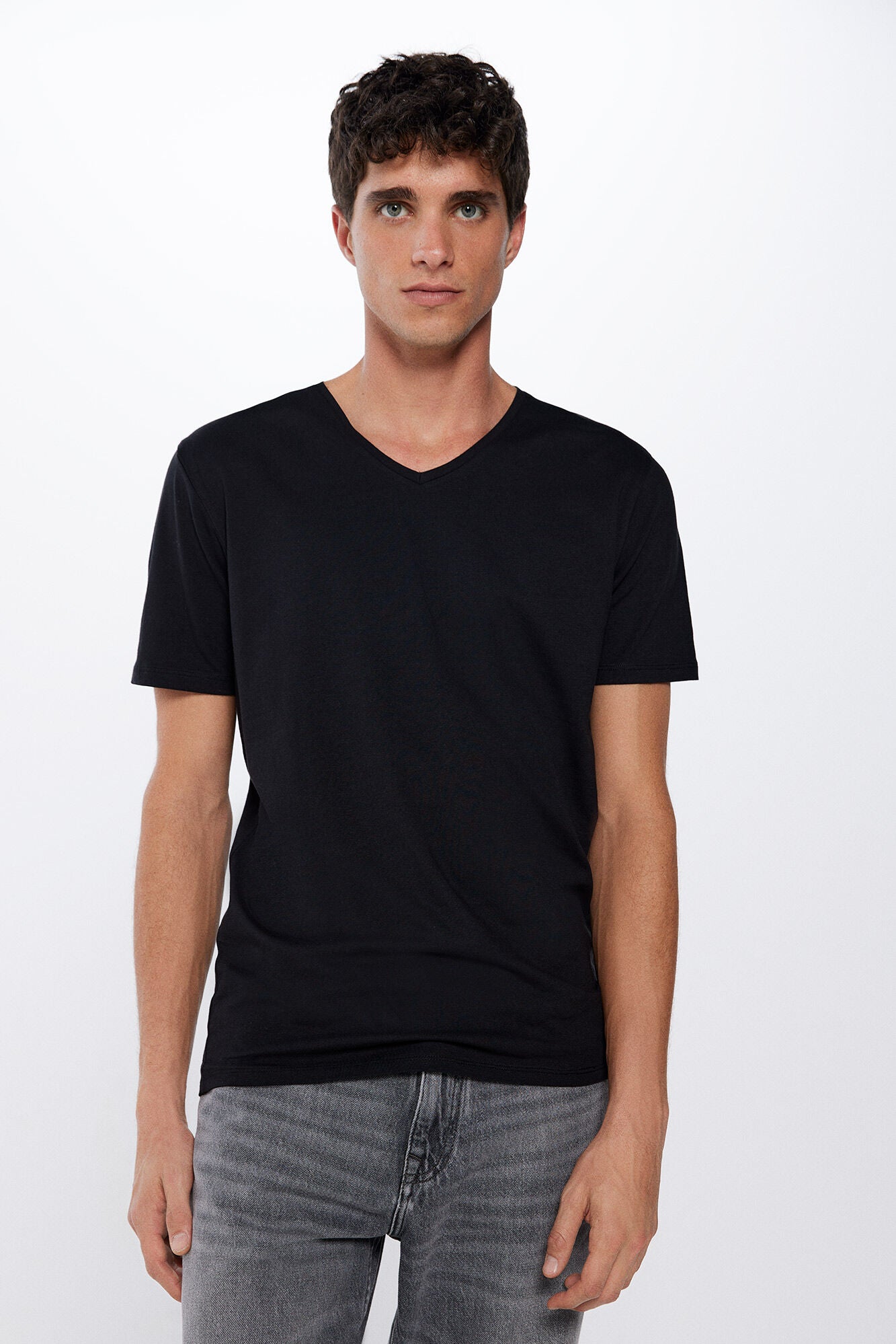 V-neck elastane t-shirt