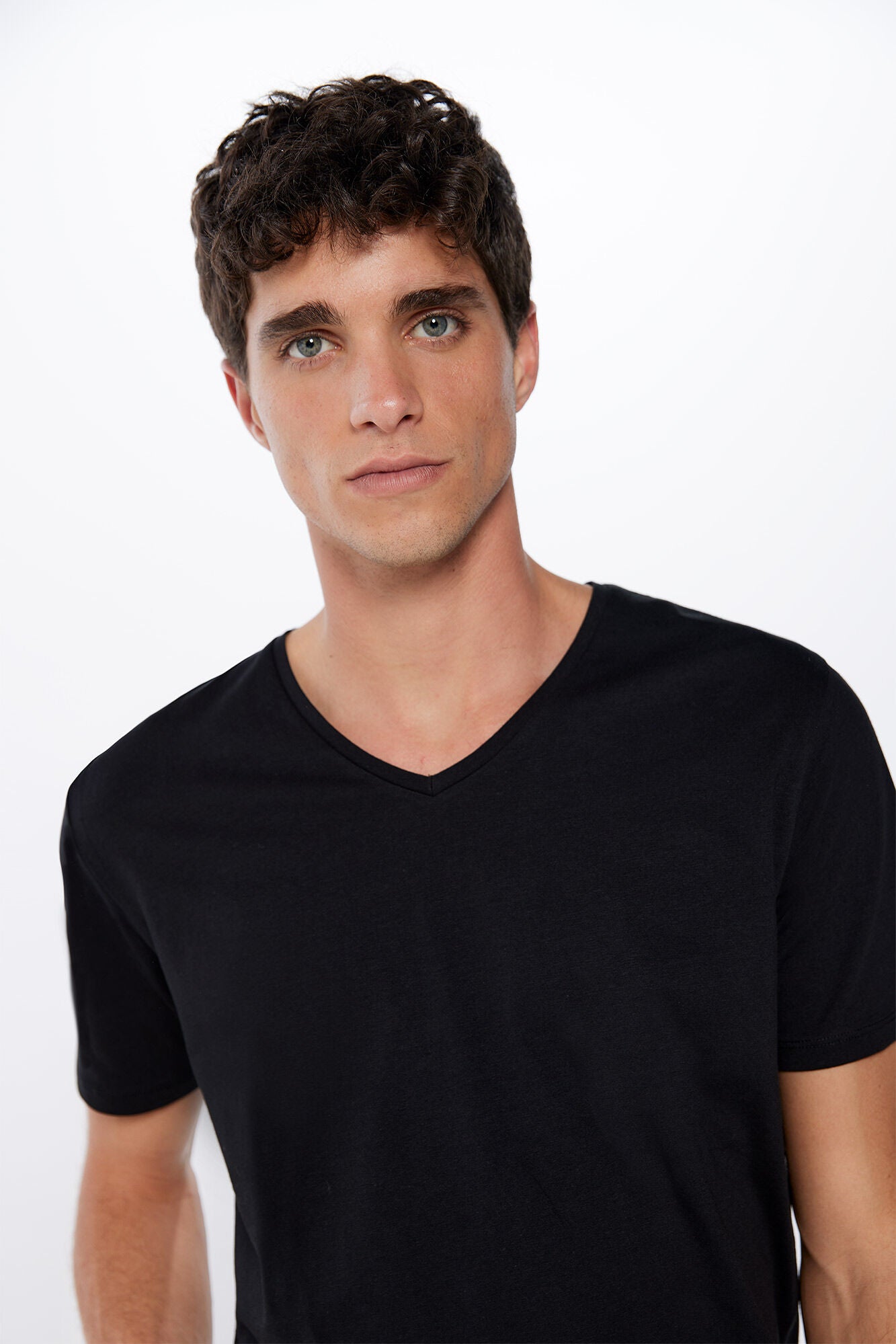 V-neck elastane t-shirt