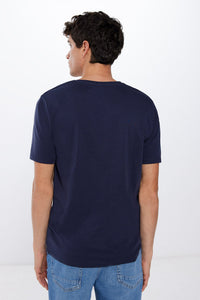 V-neck elastane t-shirt