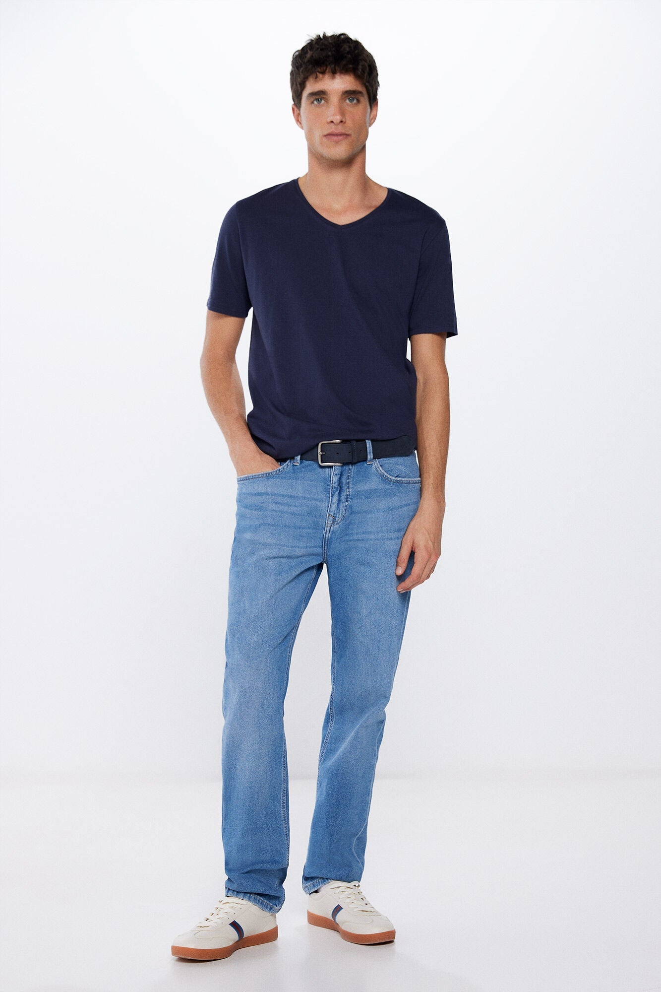 V-neck elastane t-shirt