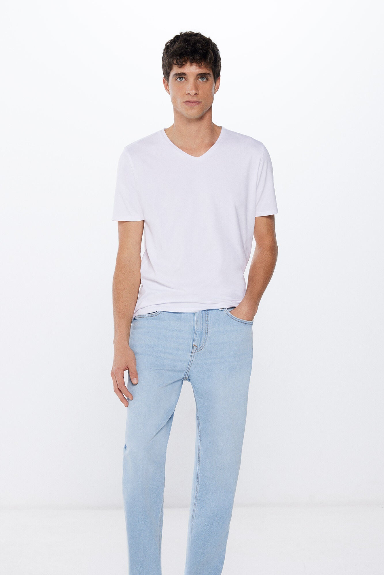 V-neck elastane t-shirt