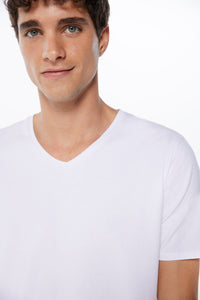 V-neck elastane t-shirt