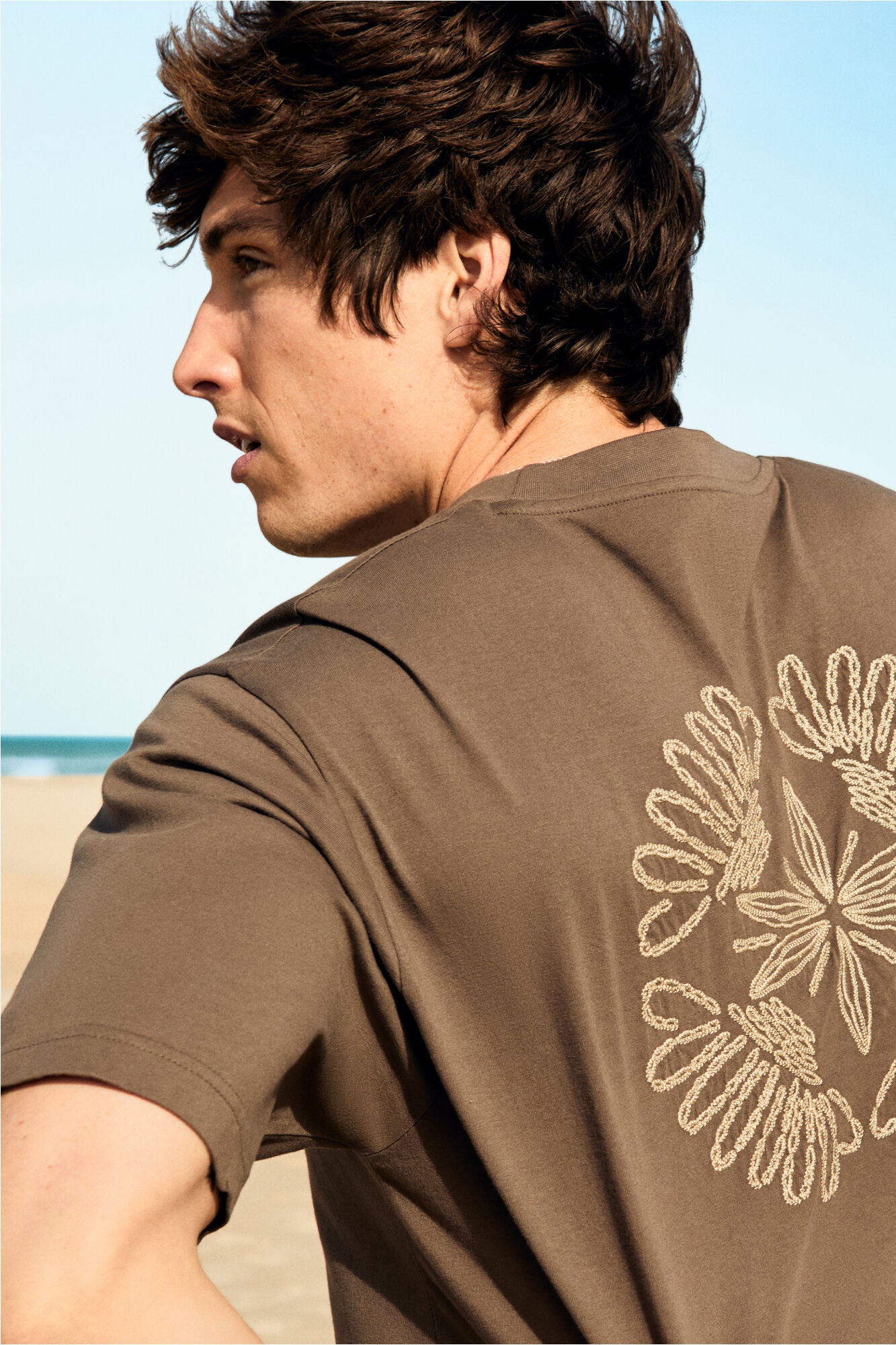 Circle embroidered T-shirt