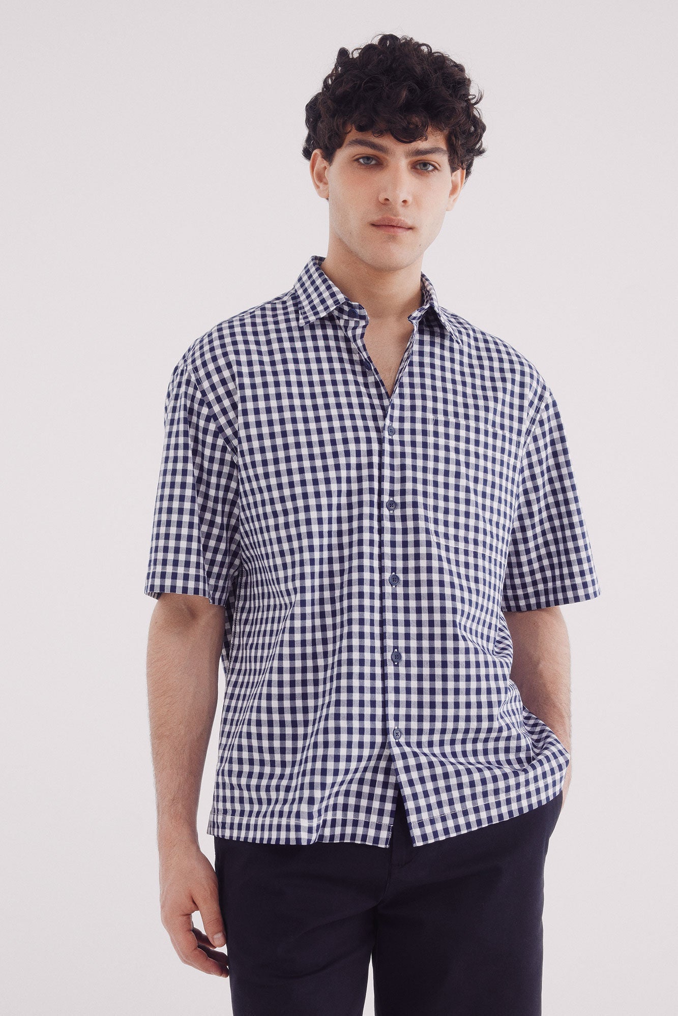 Short-sleeved plaid seersucker shirt