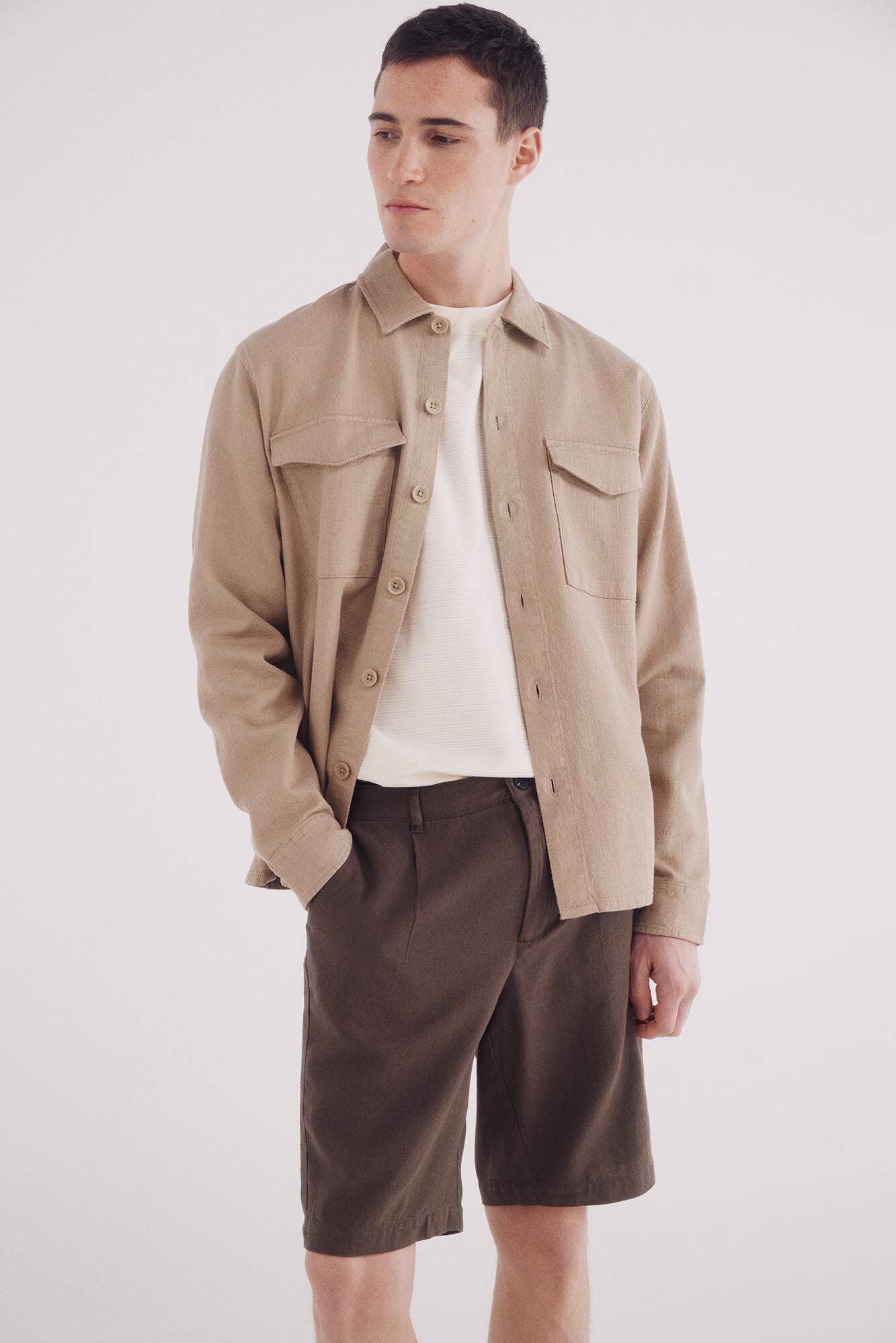 Slim fit linen Bermuda shorts