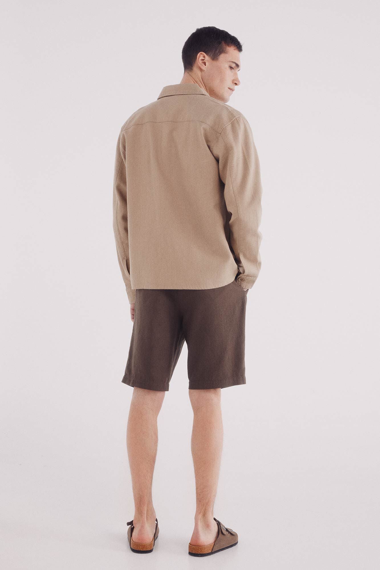 Slim fit linen Bermuda shorts
