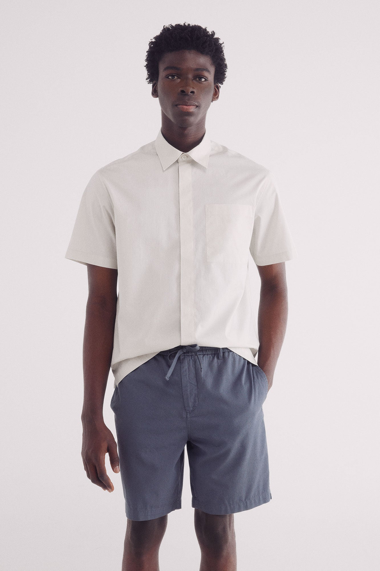 Relaxed fit fluid Bermuda shorts