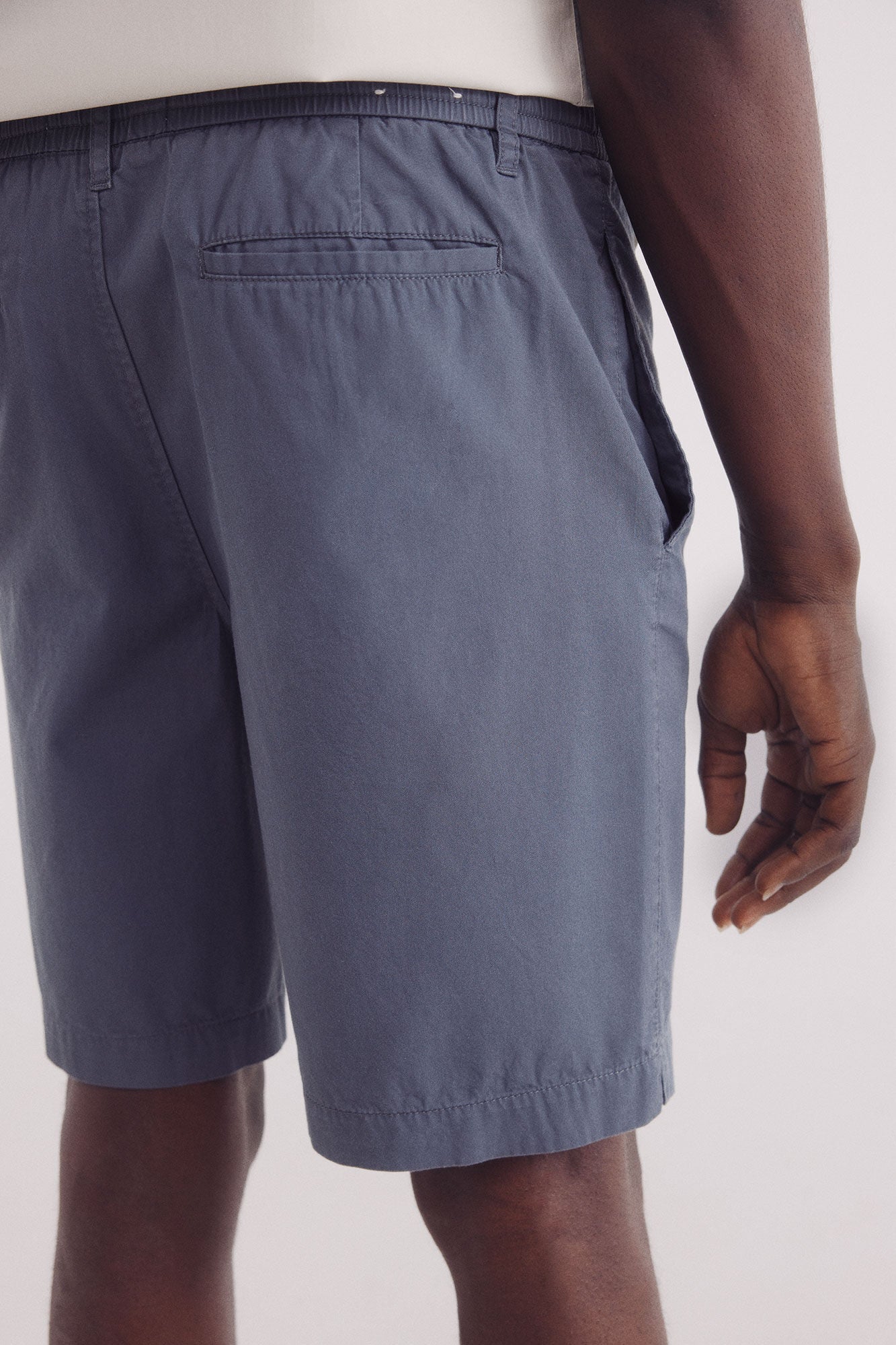 Relaxed fit fluid Bermuda shorts