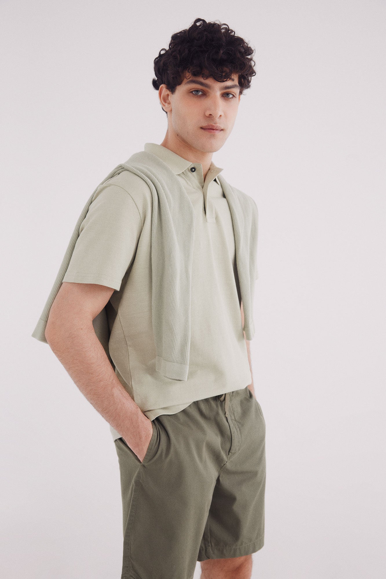 Relaxed fit fluid Bermuda shorts