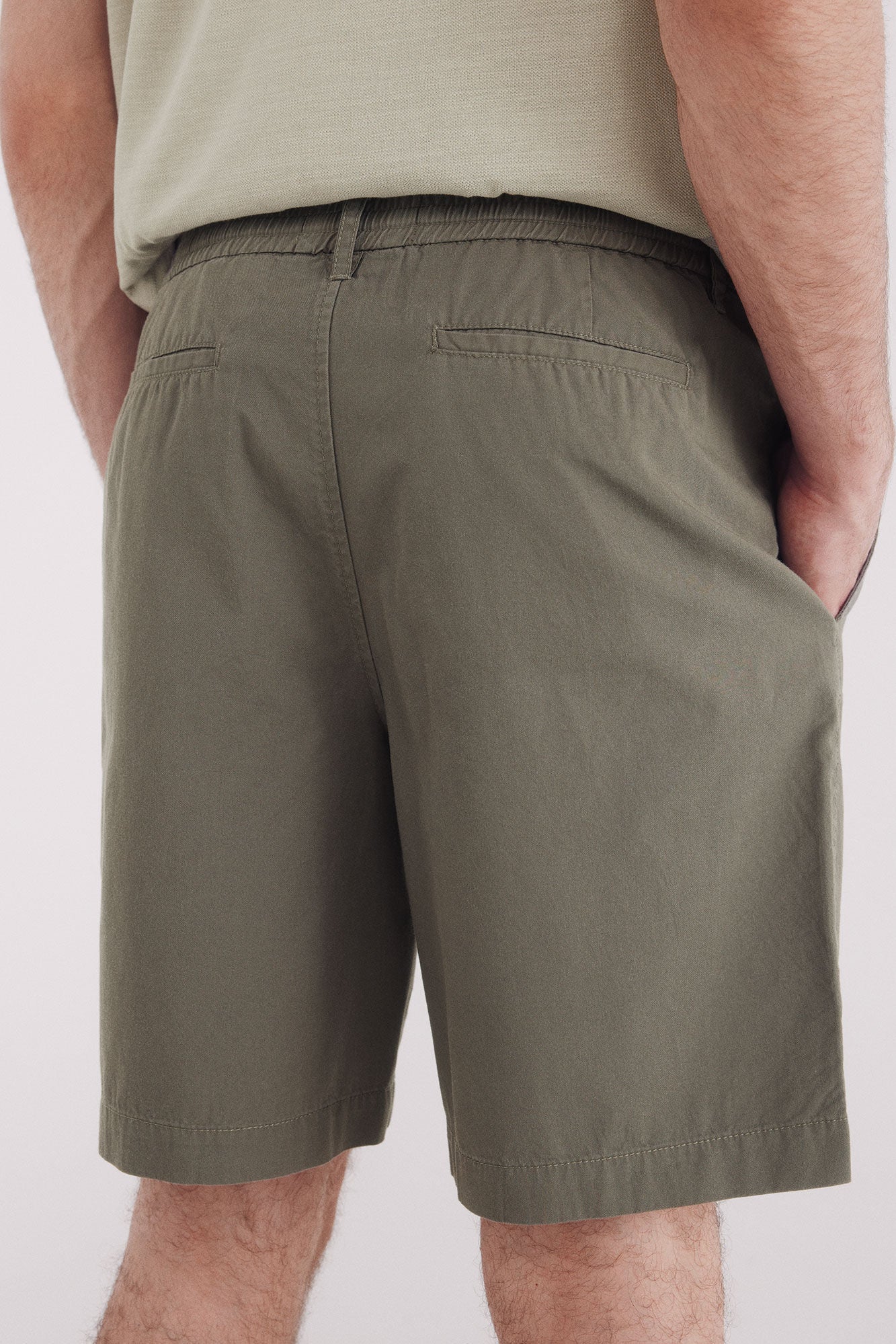 Relaxed fit fluid Bermuda shorts