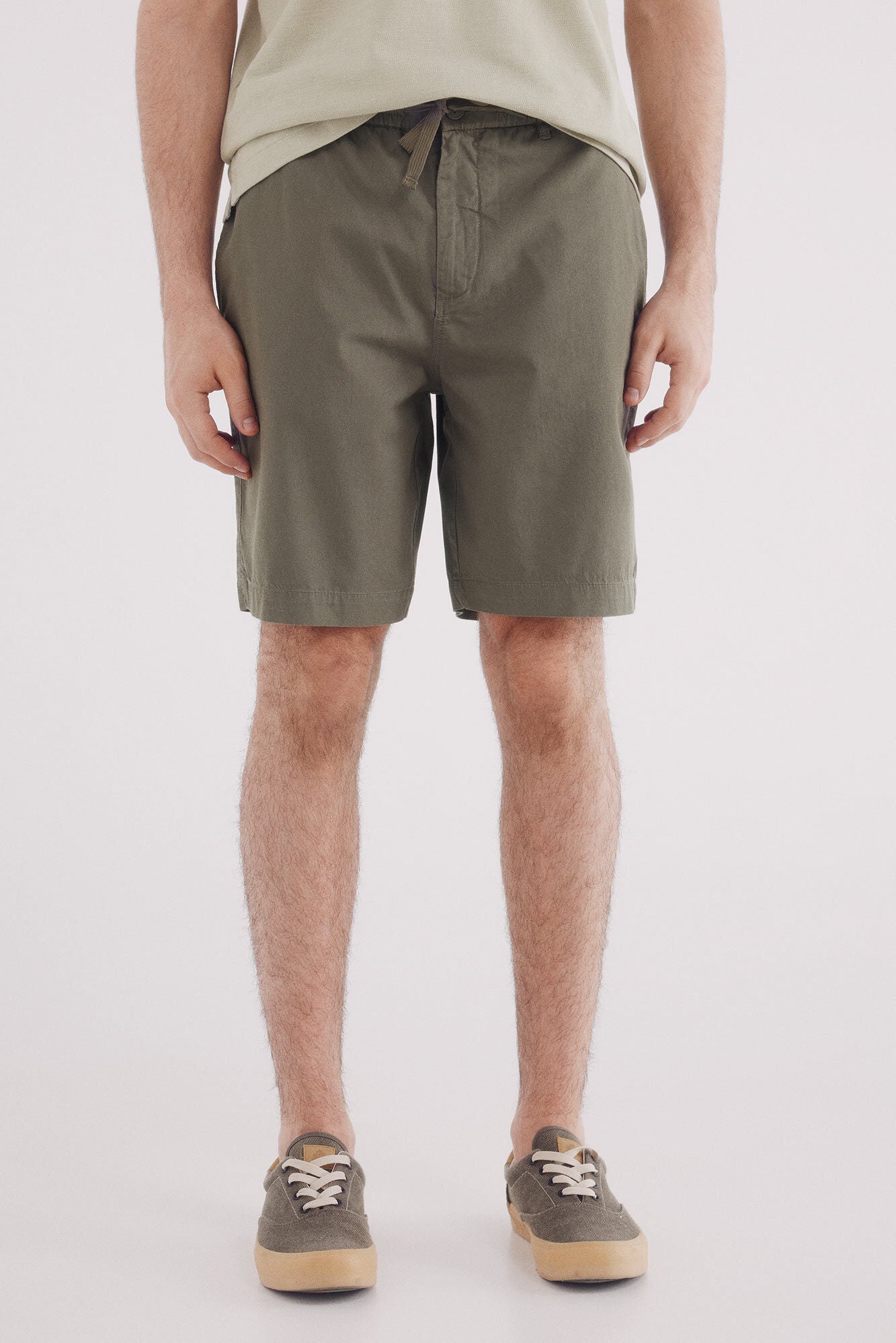 Relaxed fit fluid Bermuda shorts