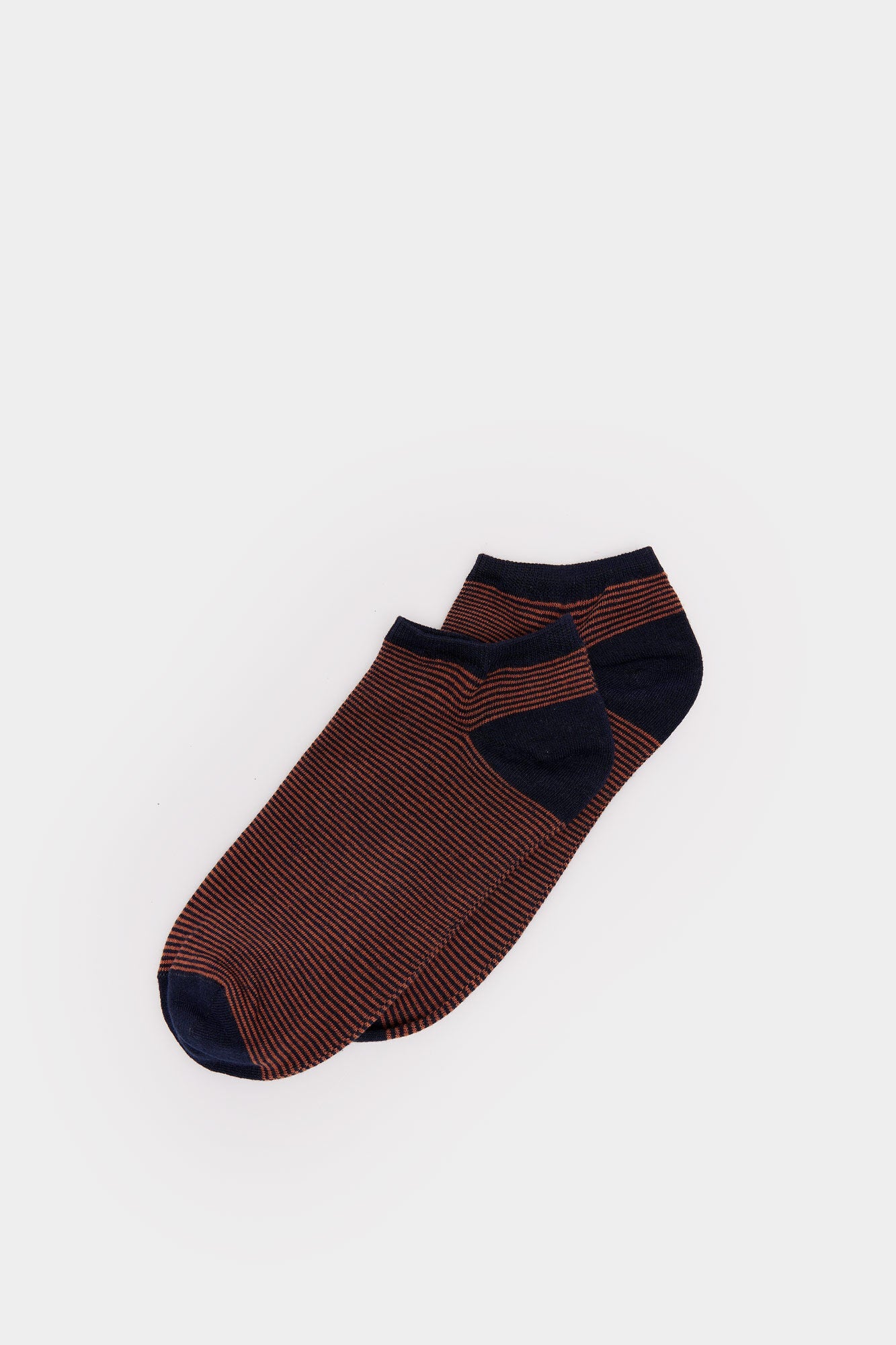 Micro-stripe ankle socks