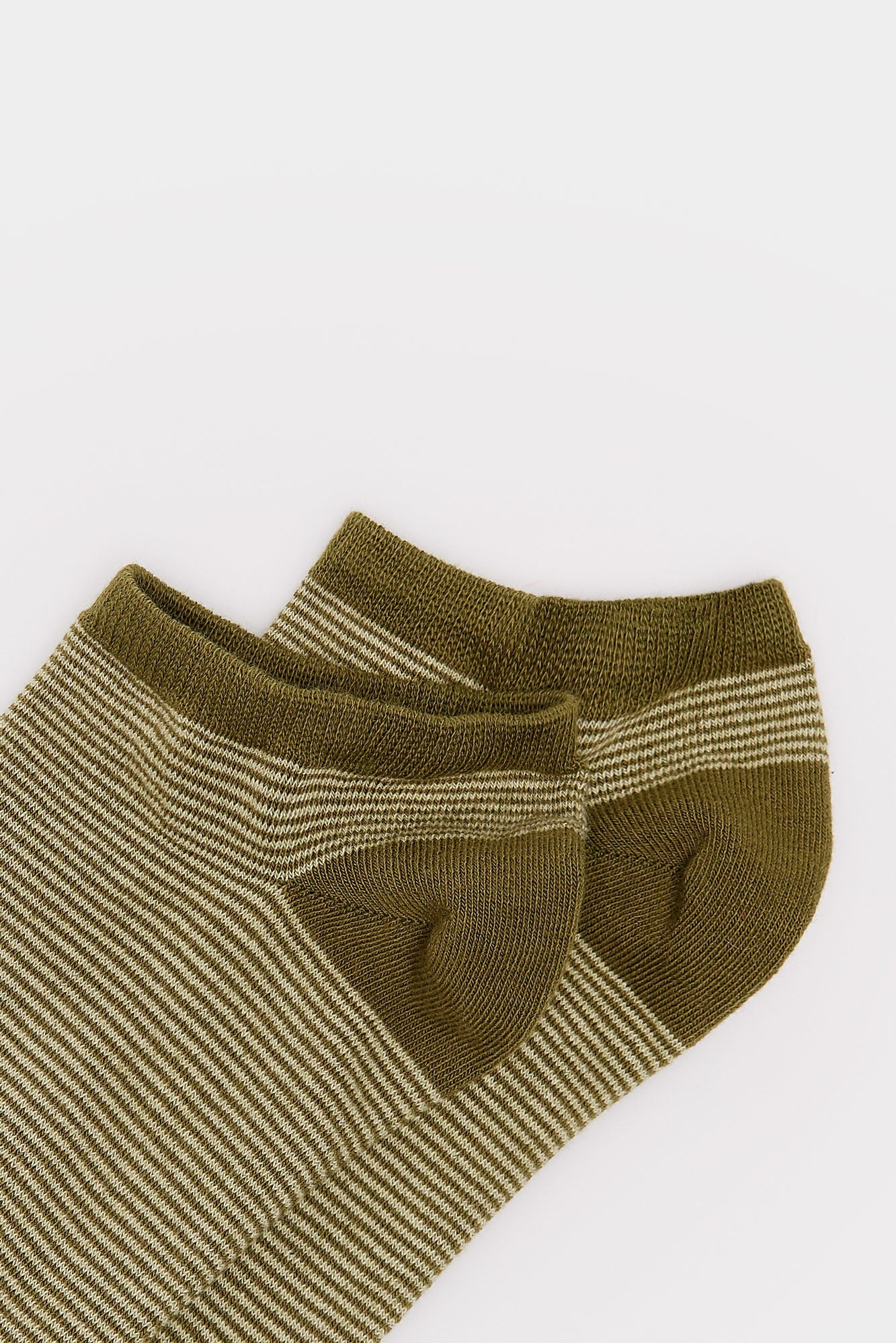 Micro-stripe ankle socks