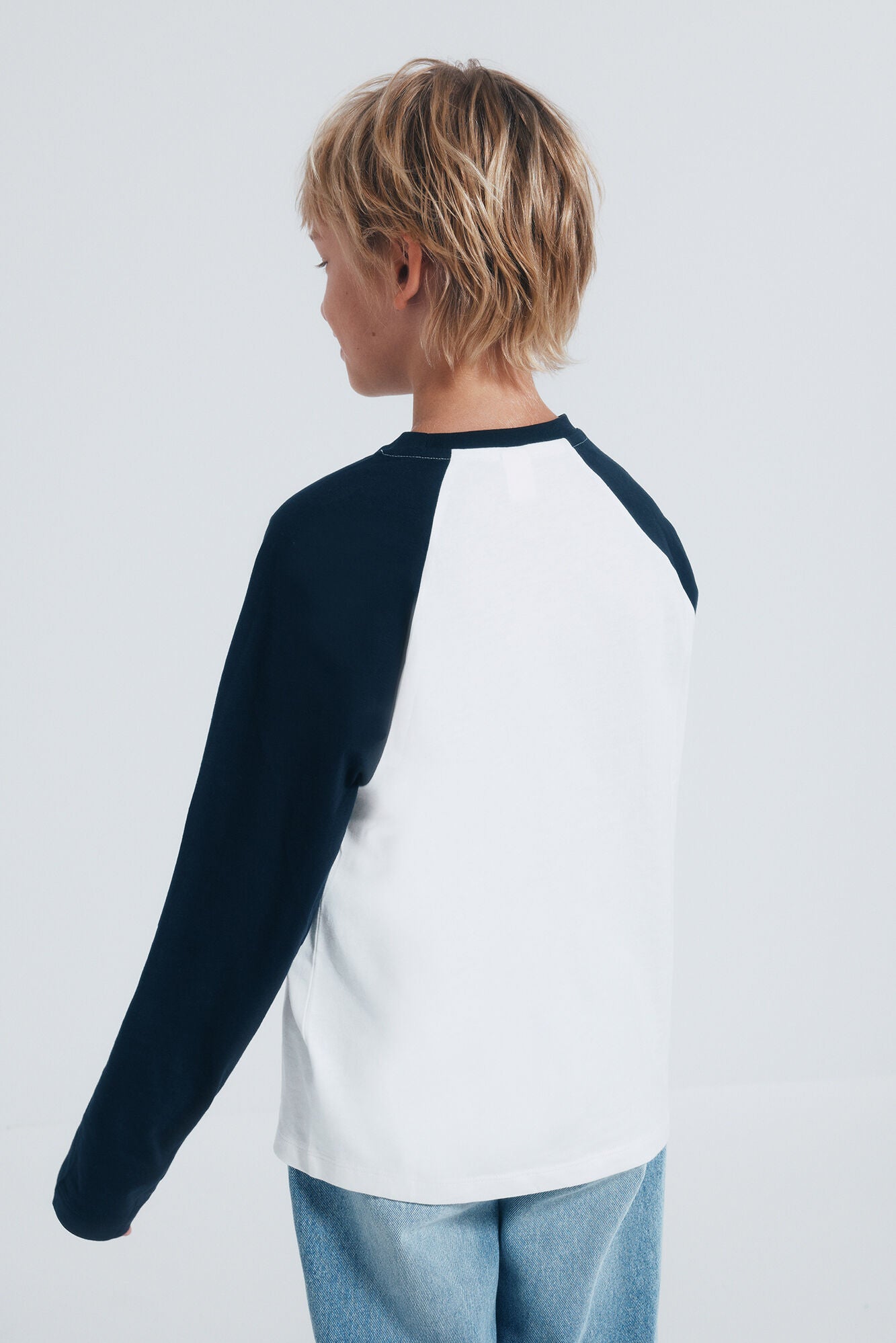 Two-tone long-sleeved T-shirt for boys