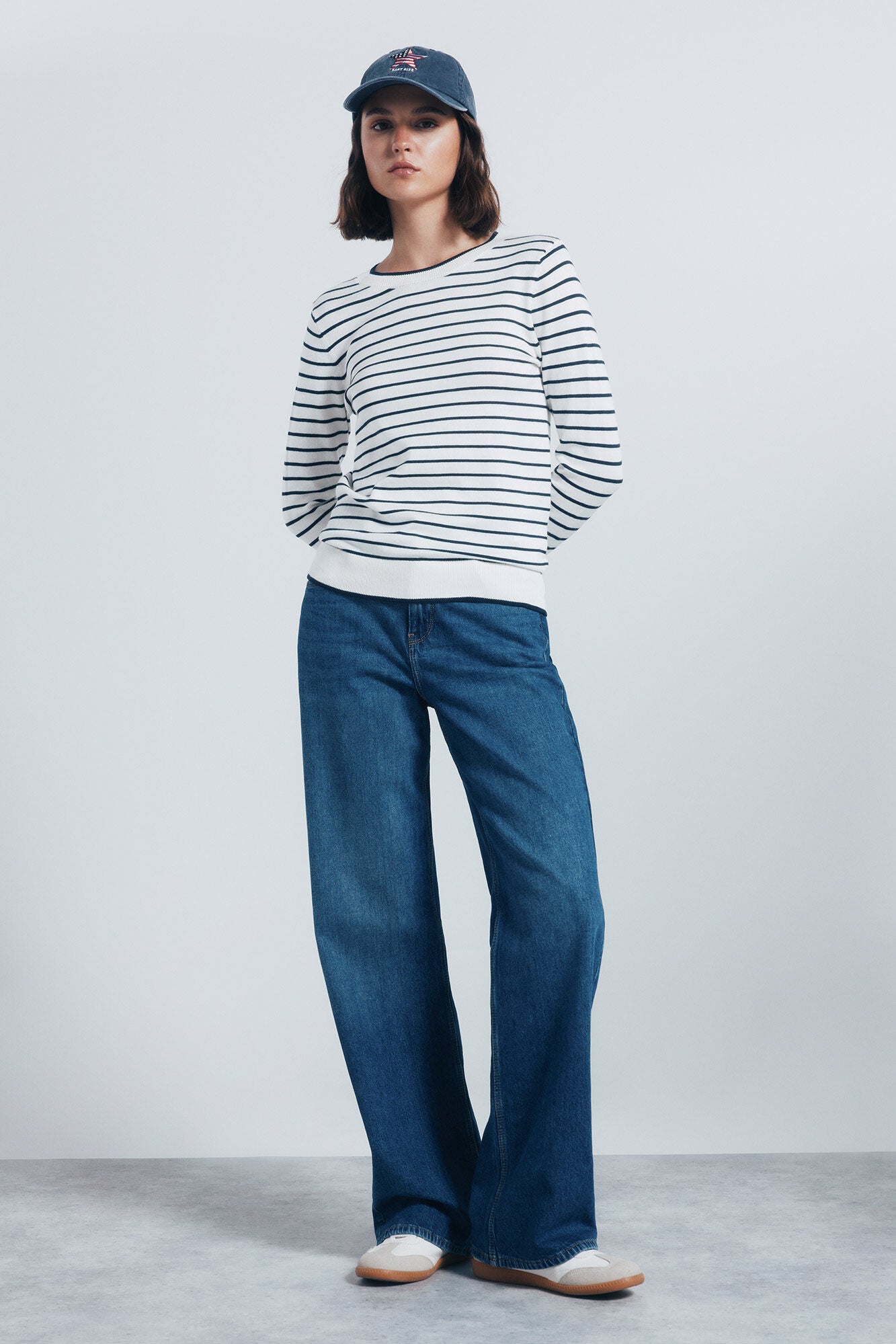 Fine jersey with buttons and cuffs