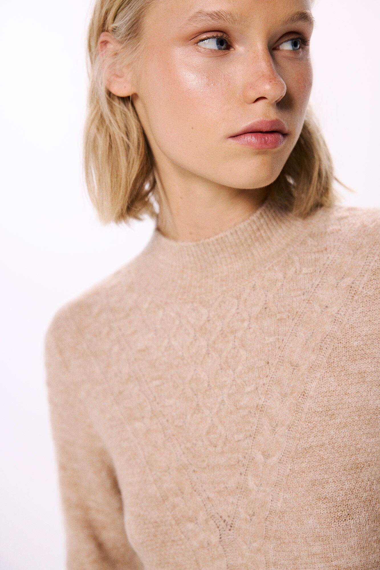 Short jersey-knit knit dress