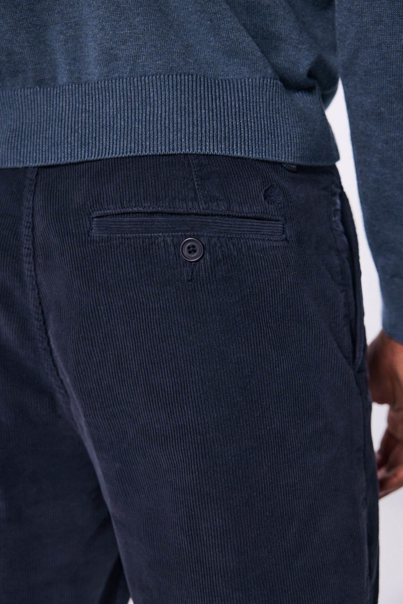Coloured comfort fit Bermuda shorts