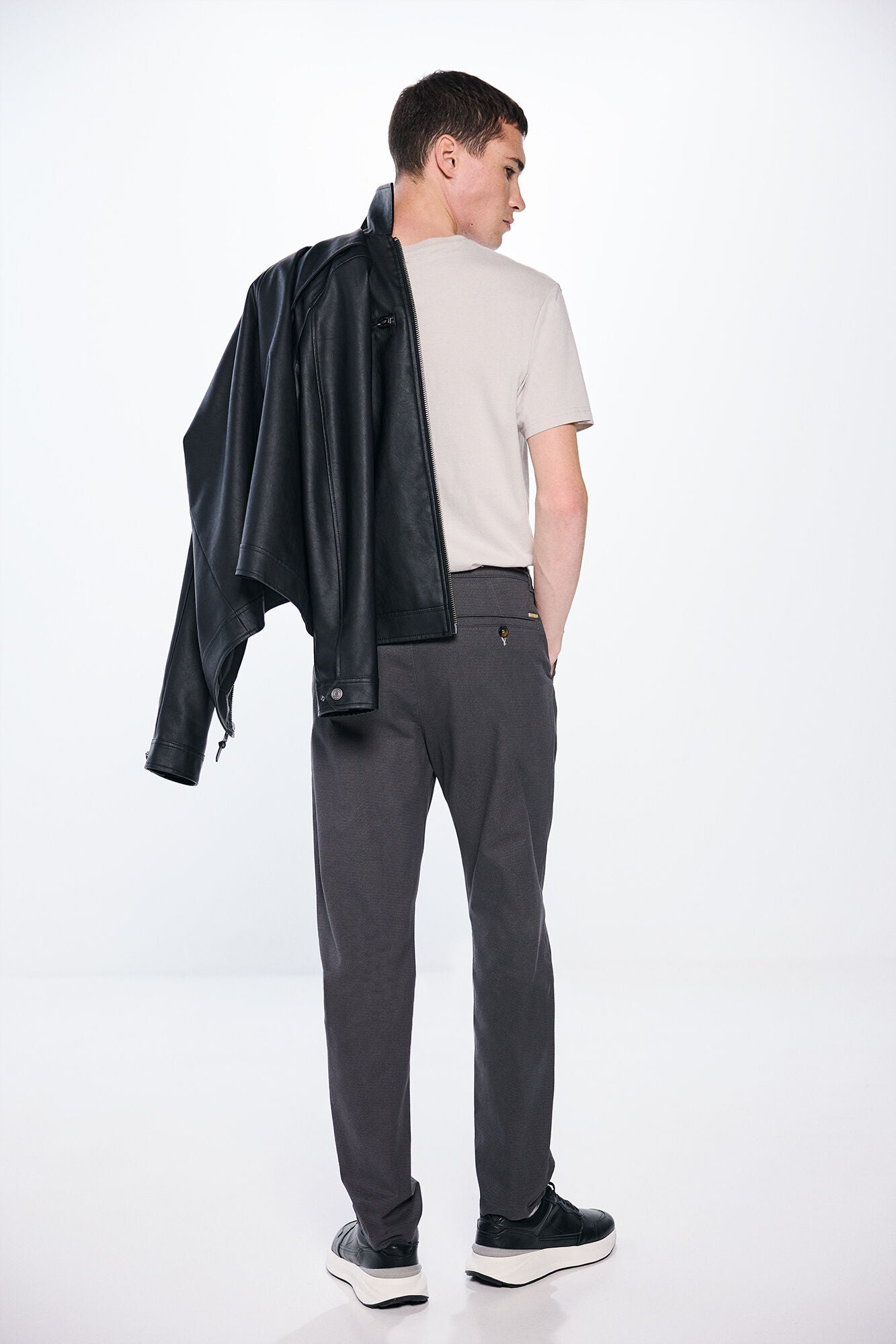 Slim fit micro-printed chinos