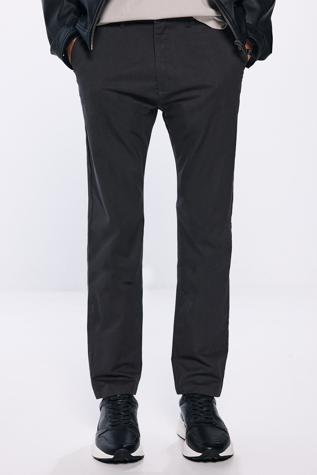 Slim fit micro-printed chinos