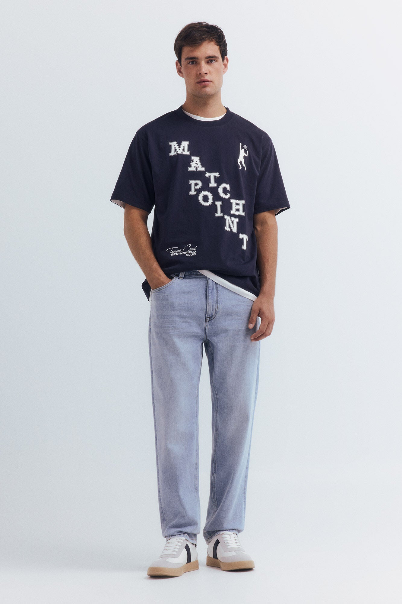 Light wash straight fit jeans