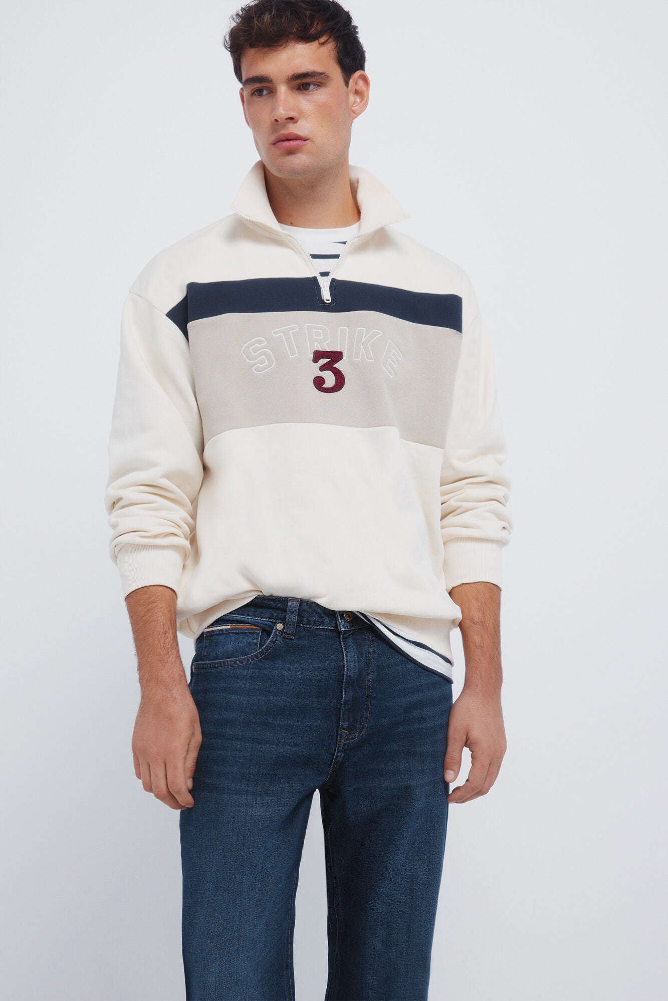 Regular fit dark wash jeans