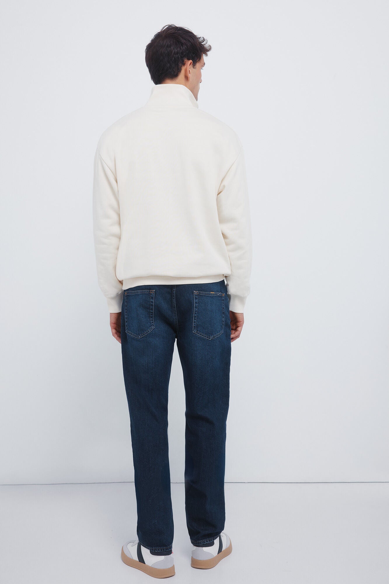 Regular fit dark wash jeans