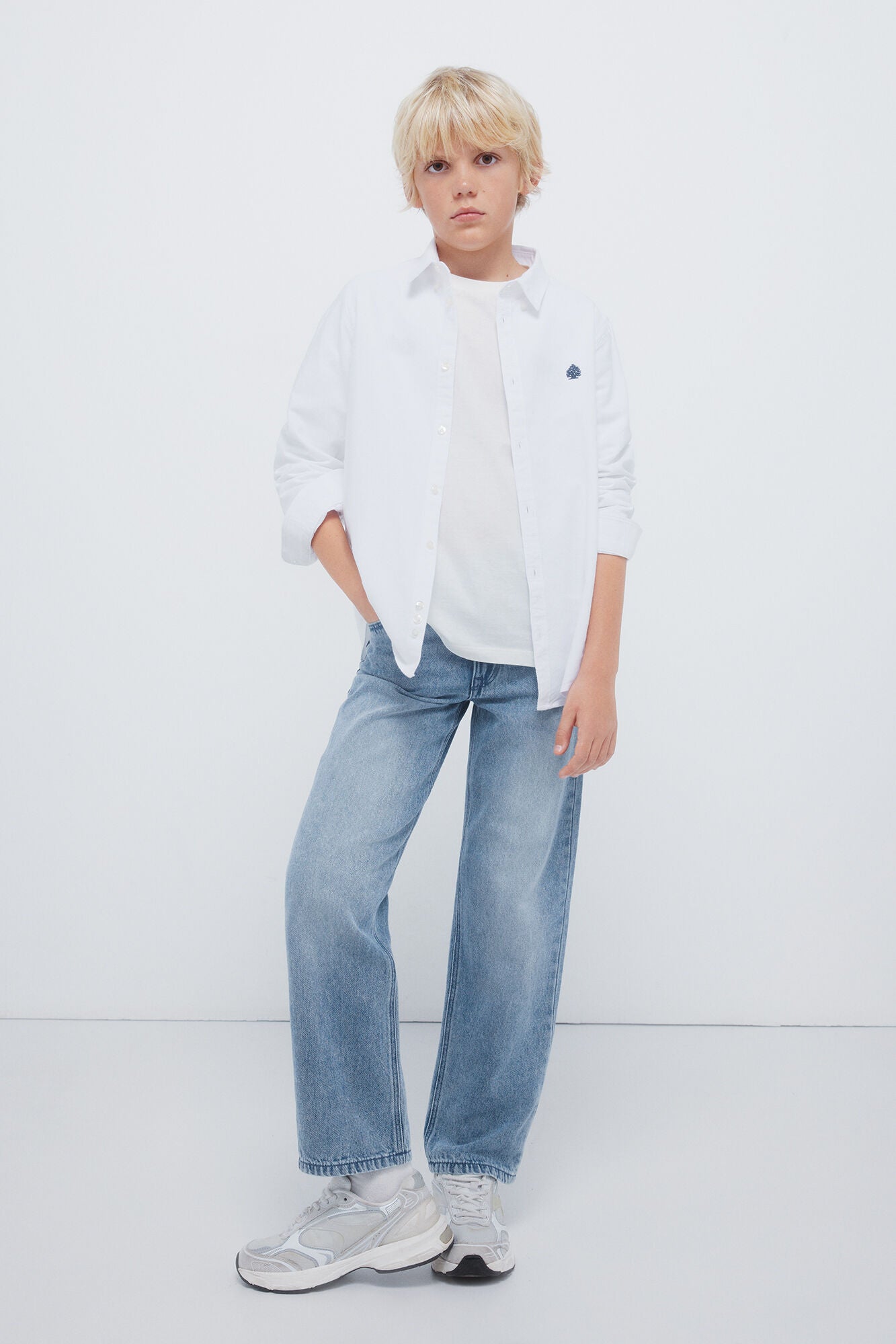 Boy's shirt with elbow pads