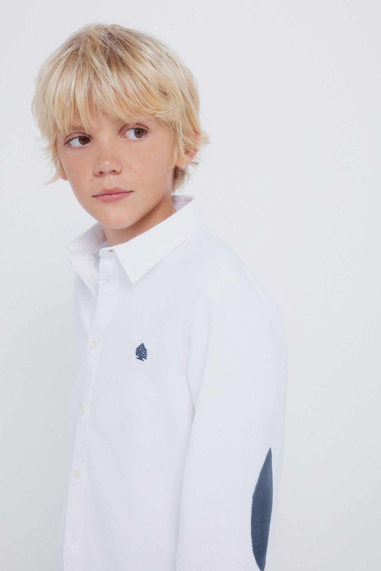 Boy's shirt with elbow pads