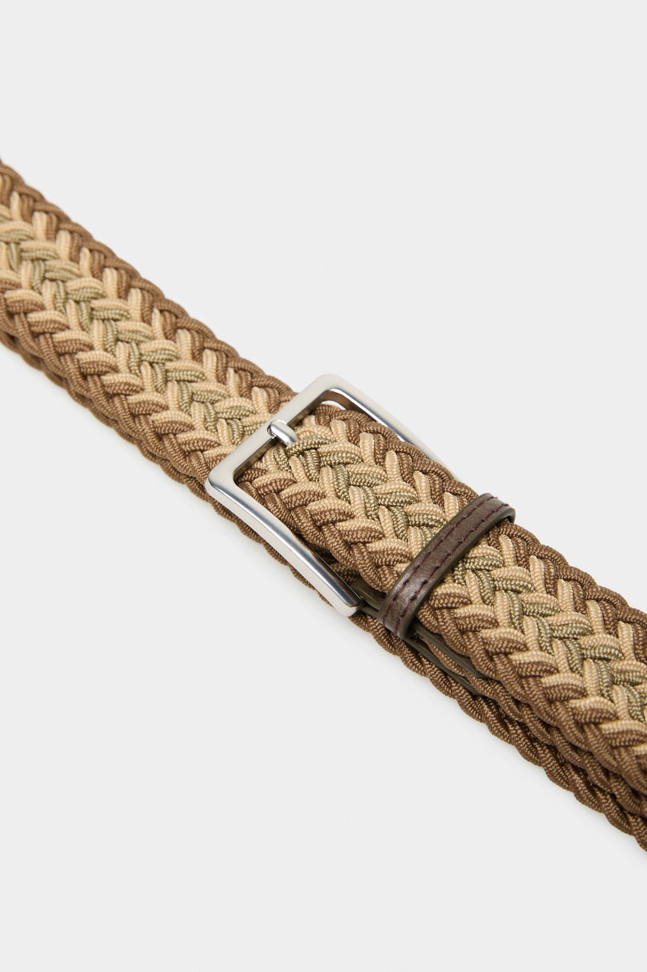 Two-tone woven belt