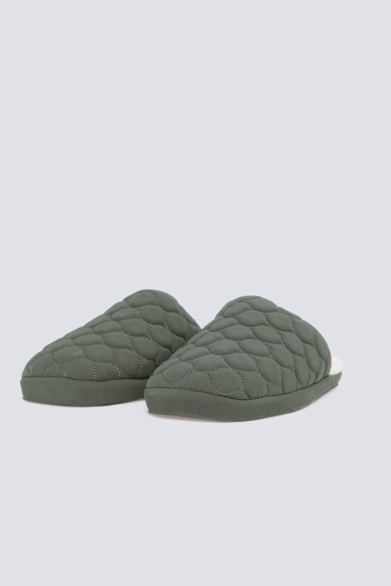 Cushioned backless sneaker