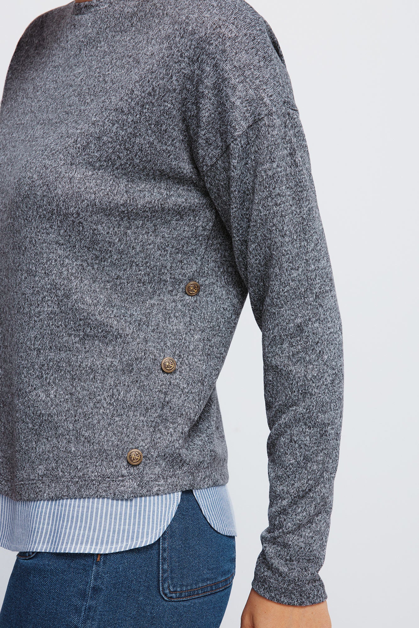 Combined T-shirt with side buttons