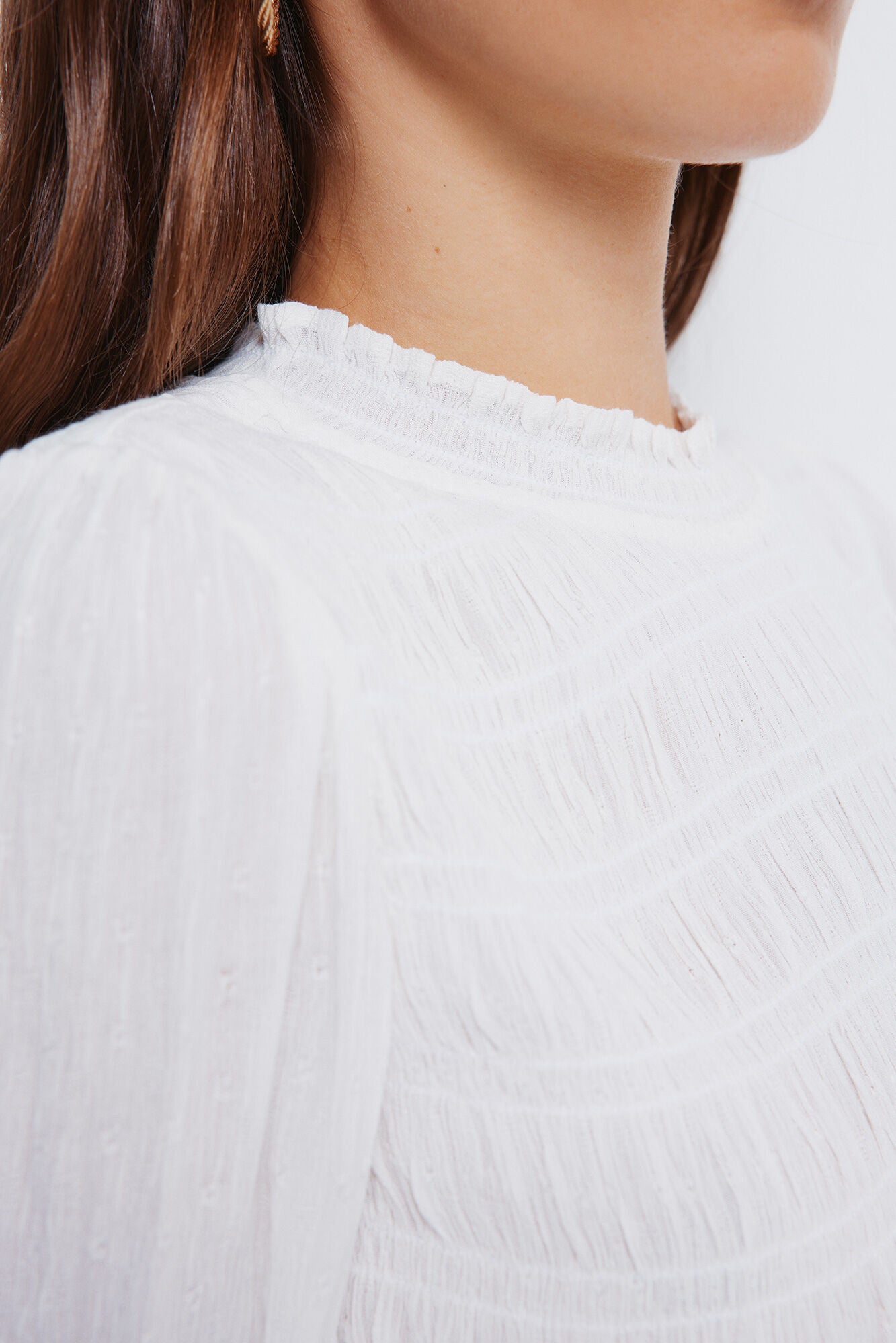 Romantic blouse with elastic bands