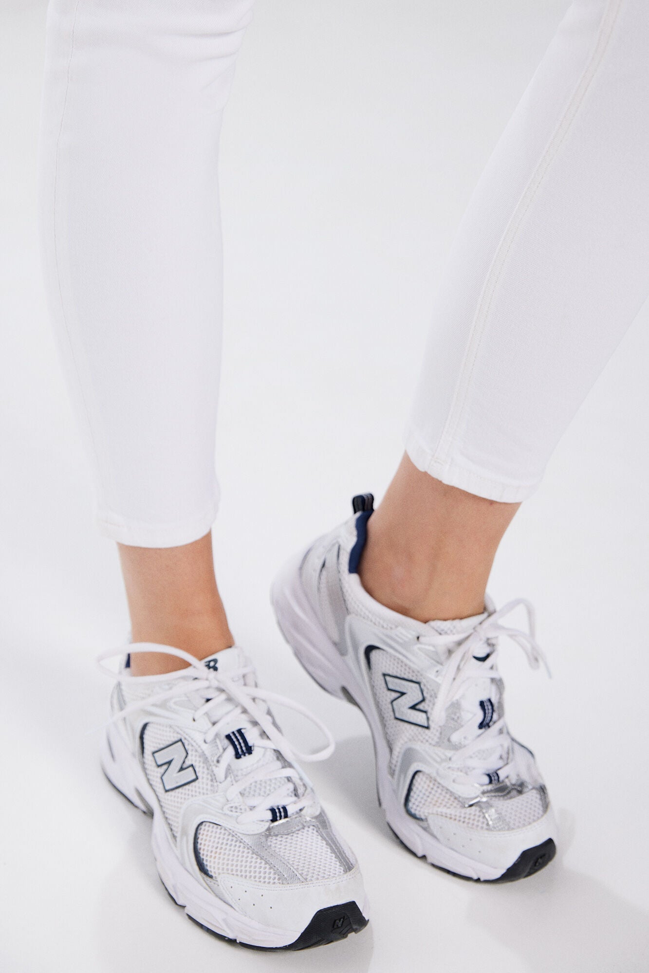 Slim cropped colour jeans