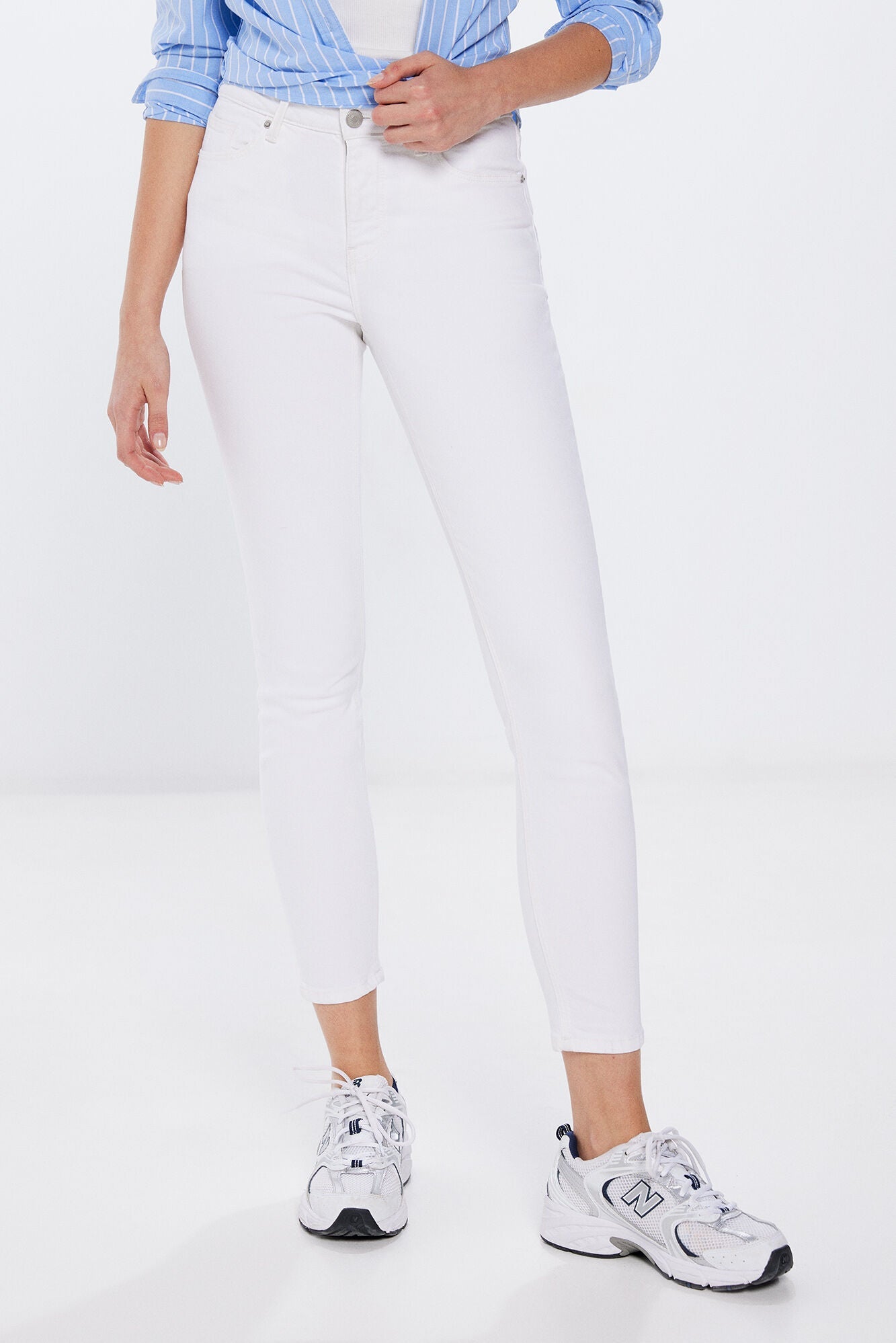 Slim cropped colour jeans