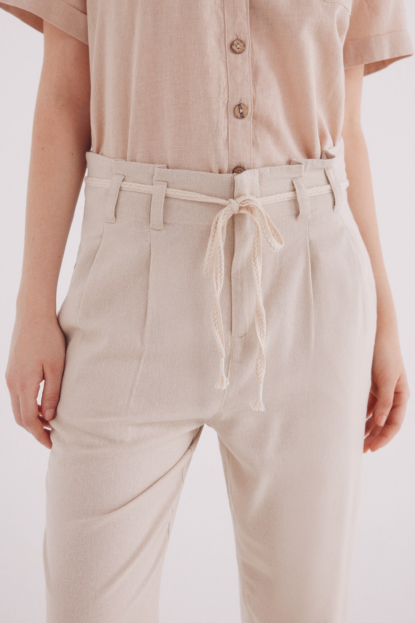 Linen pleated trousers