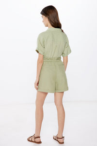 Linen shorts with elasticated waist