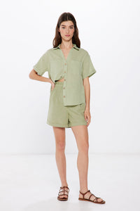 Linen shorts with elasticated waist