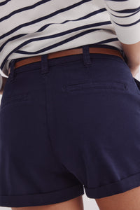 Chinos shorts with belt