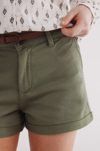 Chinos shorts with belt