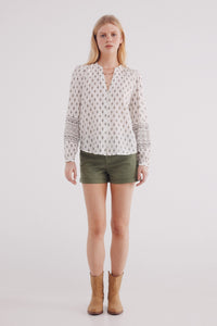 Chinos shorts with belt