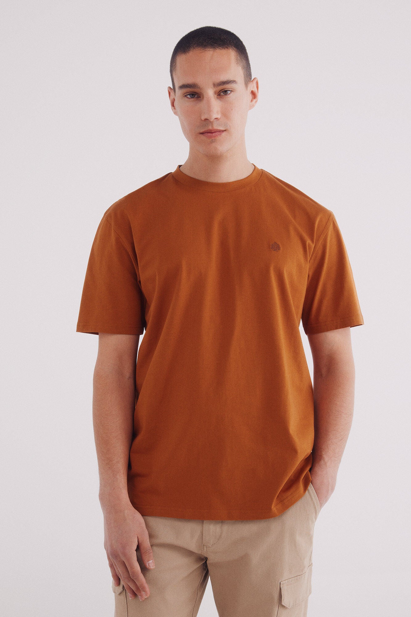 Basic round neck t-shirt