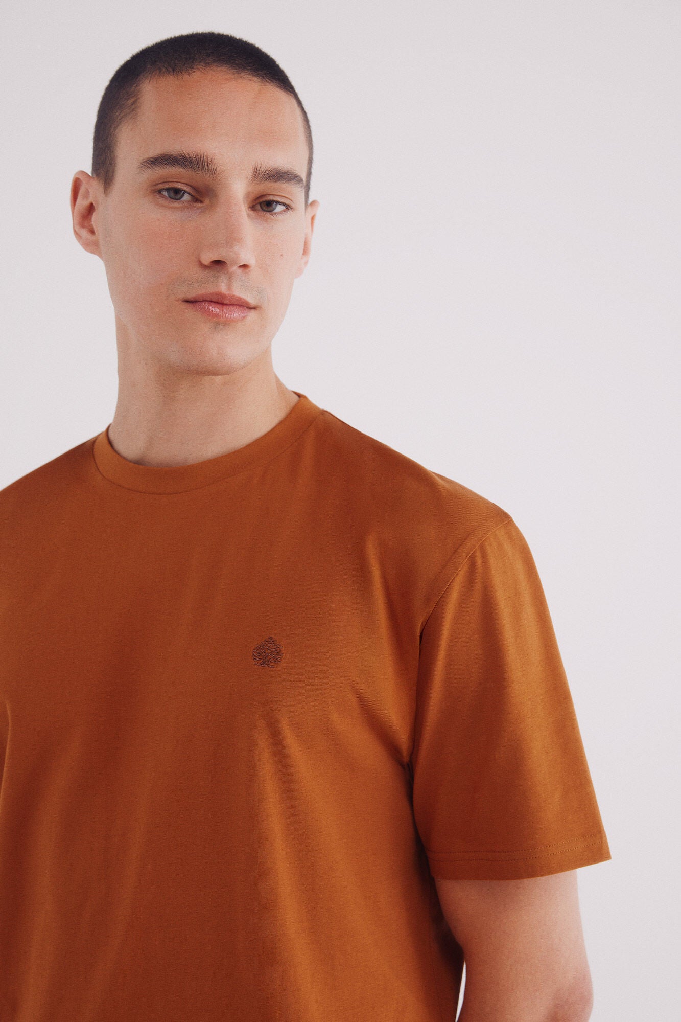 Basic round neck t-shirt