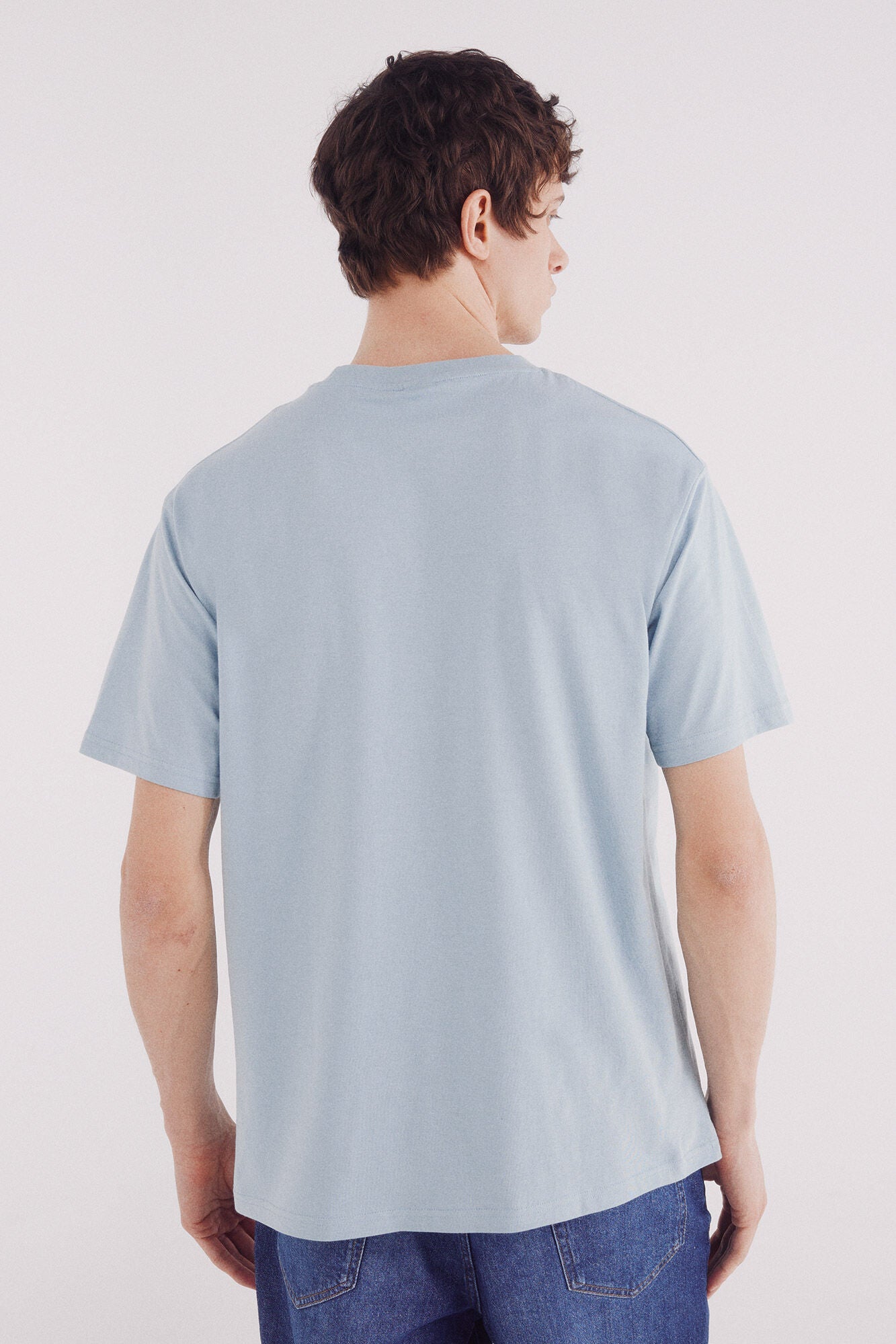 Basic round neck T-shirt