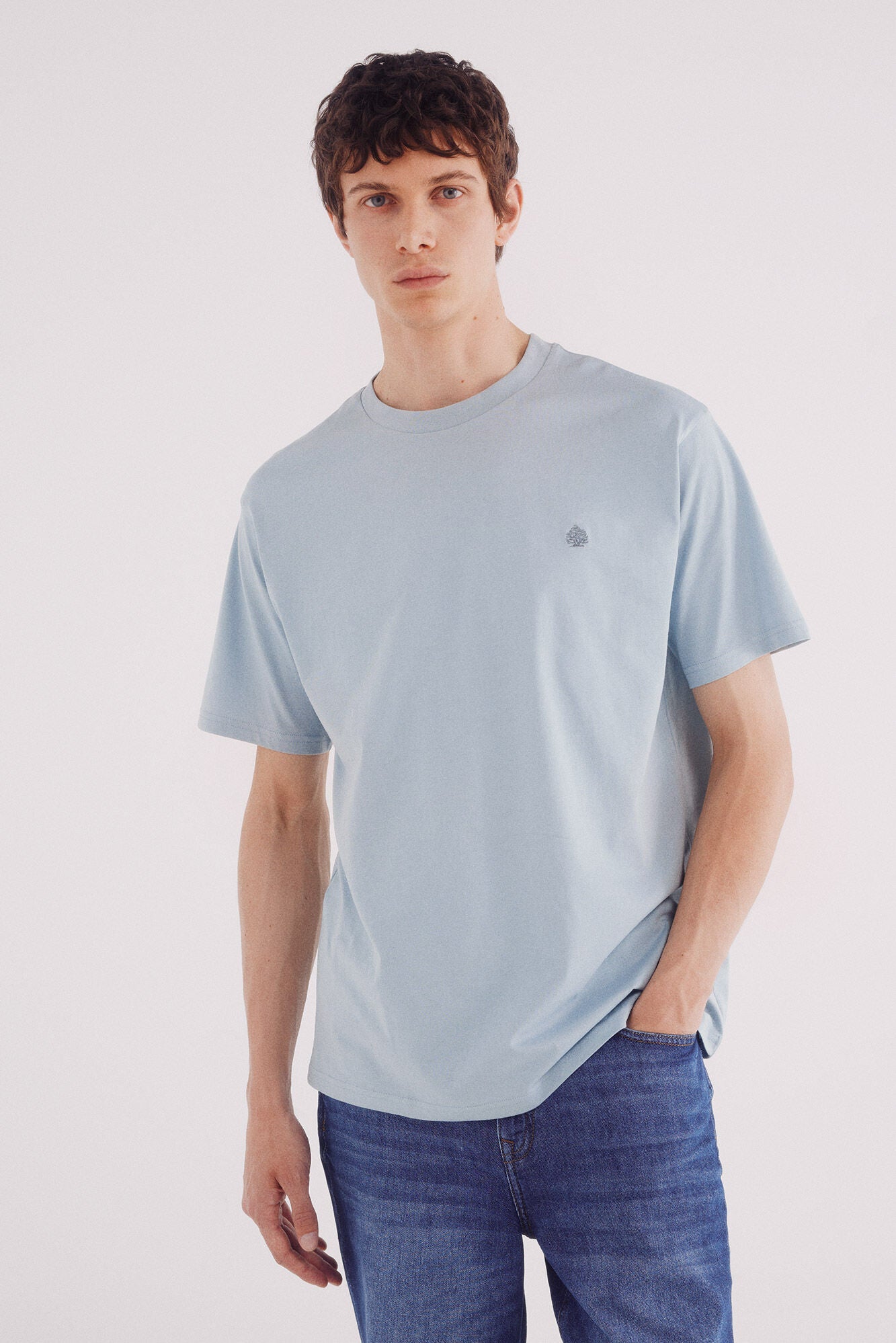 Basic round neck T-shirt