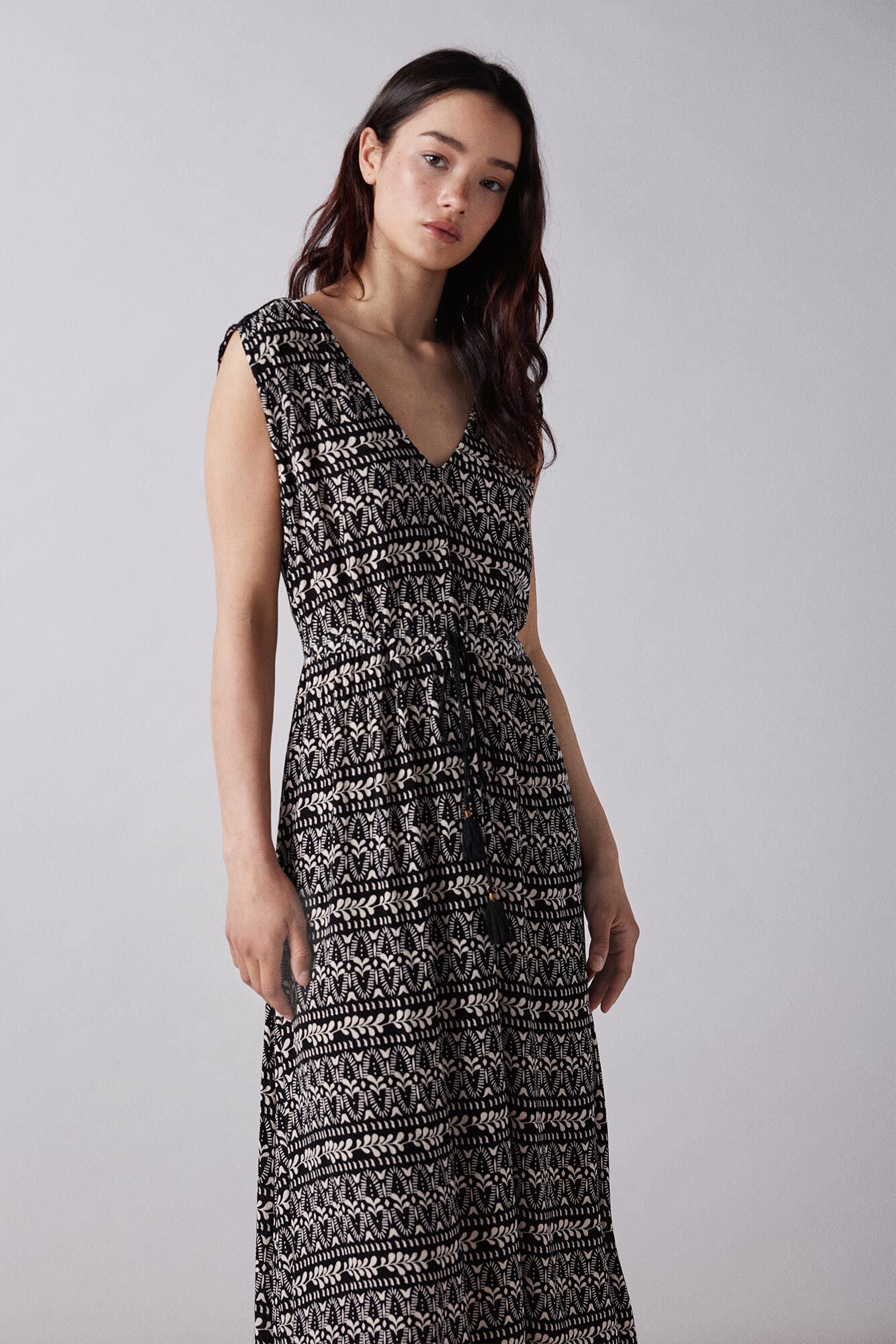 Crochet shoulders midi dress