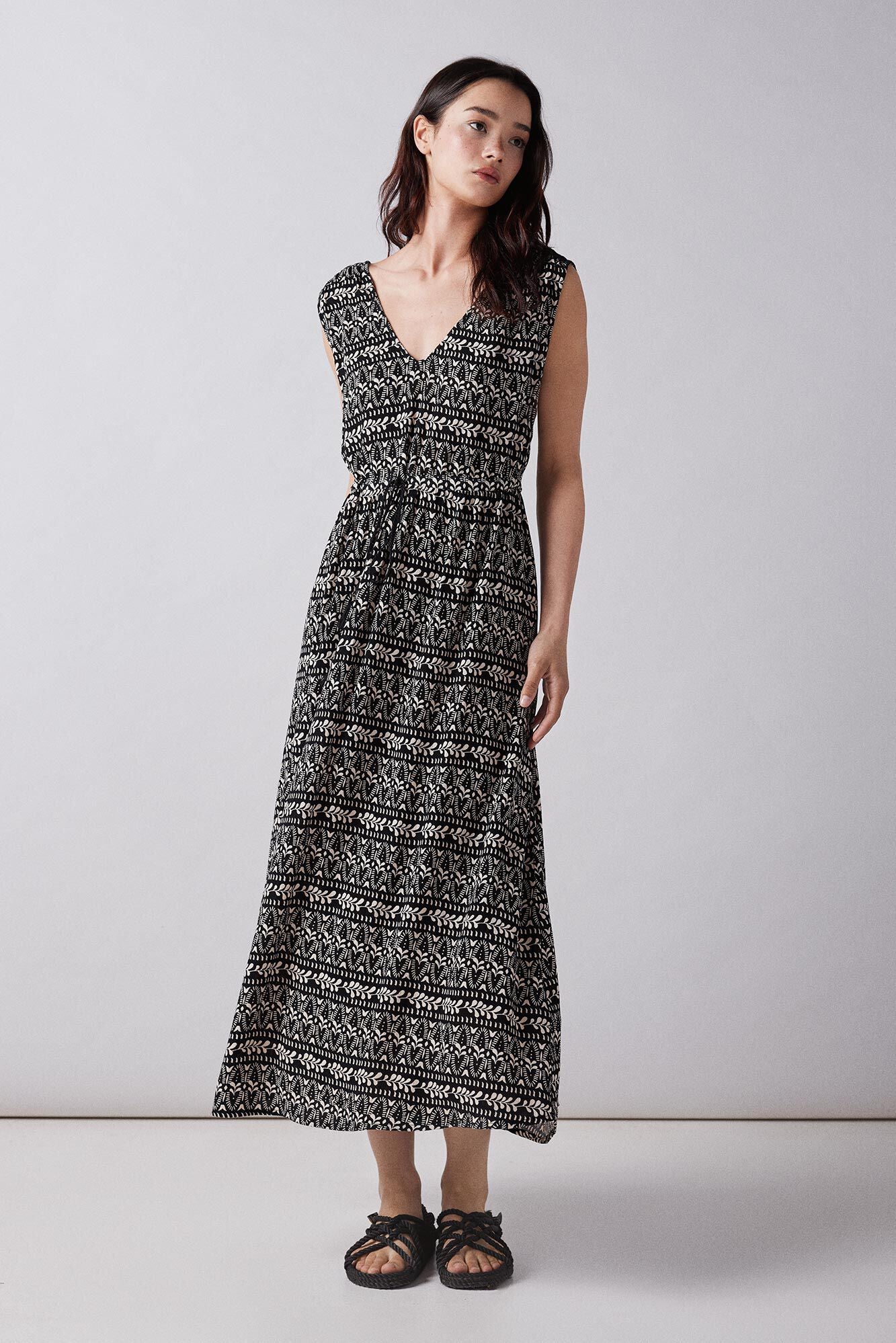 Crochet shoulders midi dress